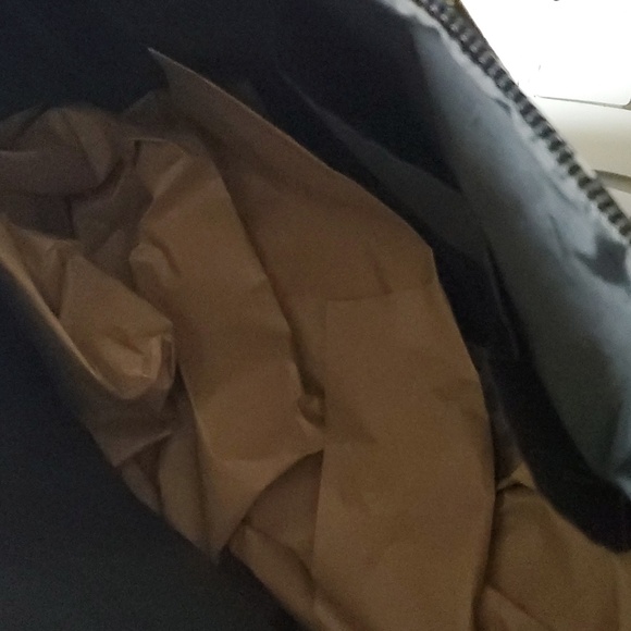 🆕️ CUTE SANRIO HELLO KITTY AND FRIENDS BLACK & WHITE CHECKERED OVERNIGHT BAG 🖤 - Picture 10 of 12